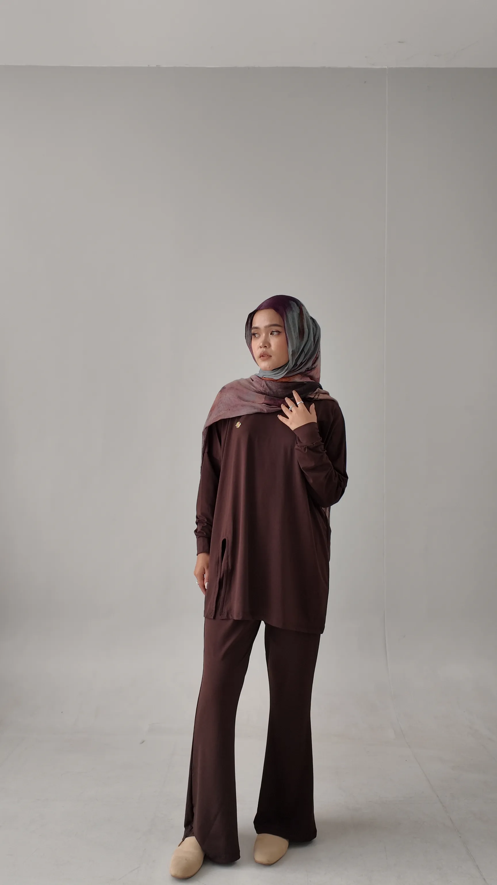 Verlyn Oneset (tanpa hijab)