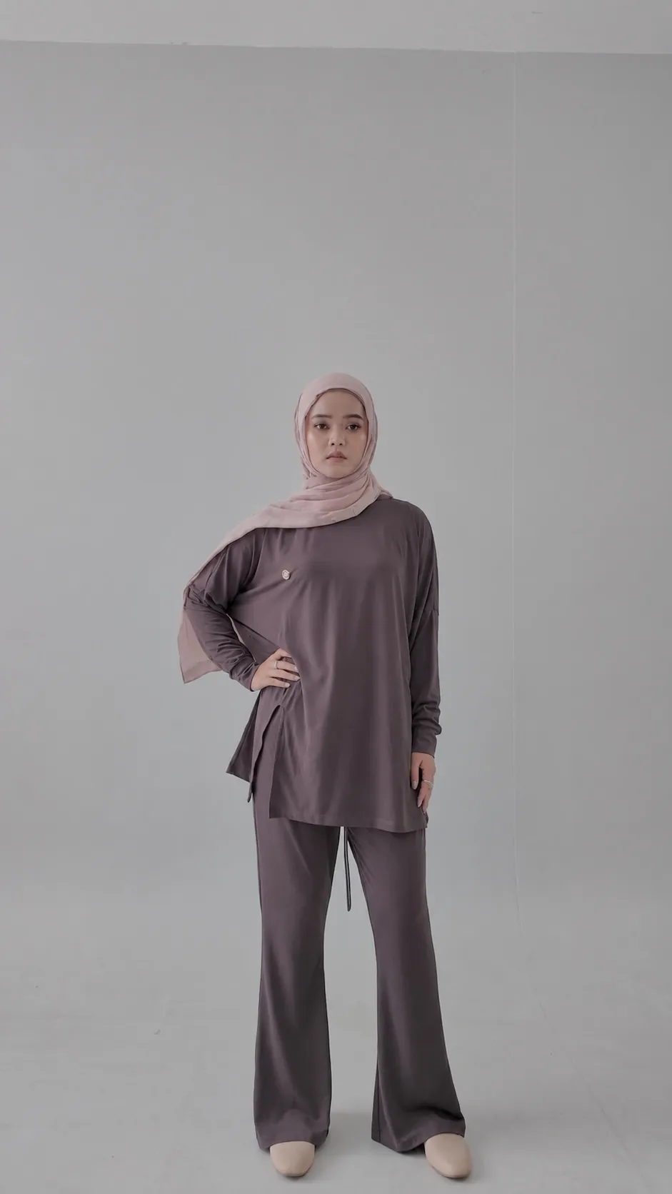 Verlyn Oneset (tanpa hijab)