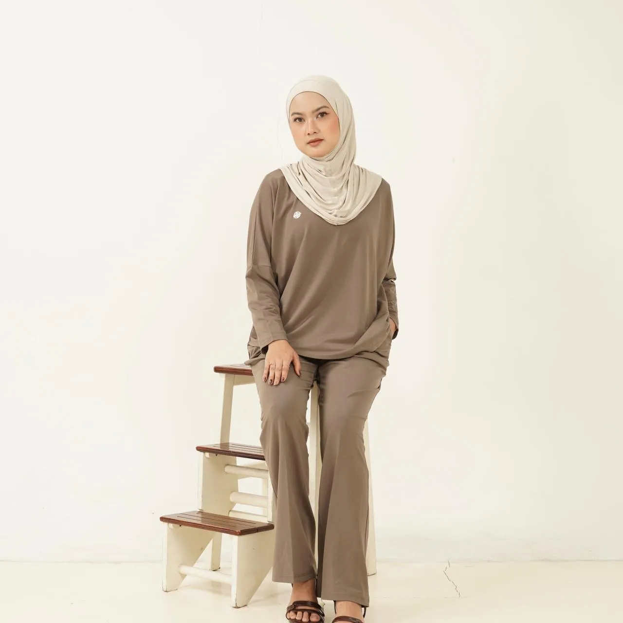 Rumi Oneset (tanpa hijab)