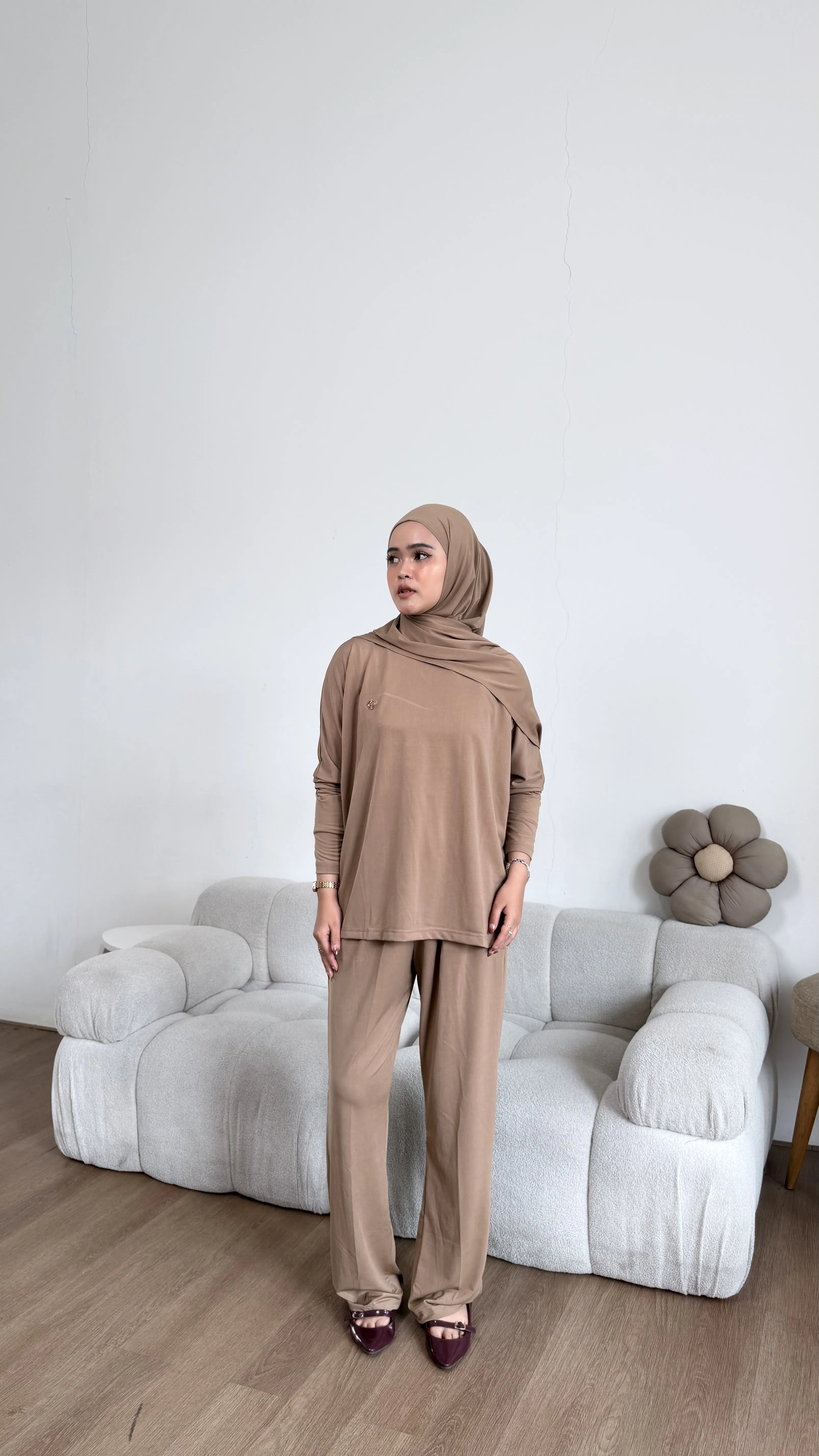 Nadine Oneset Busui (tanpa hijab)