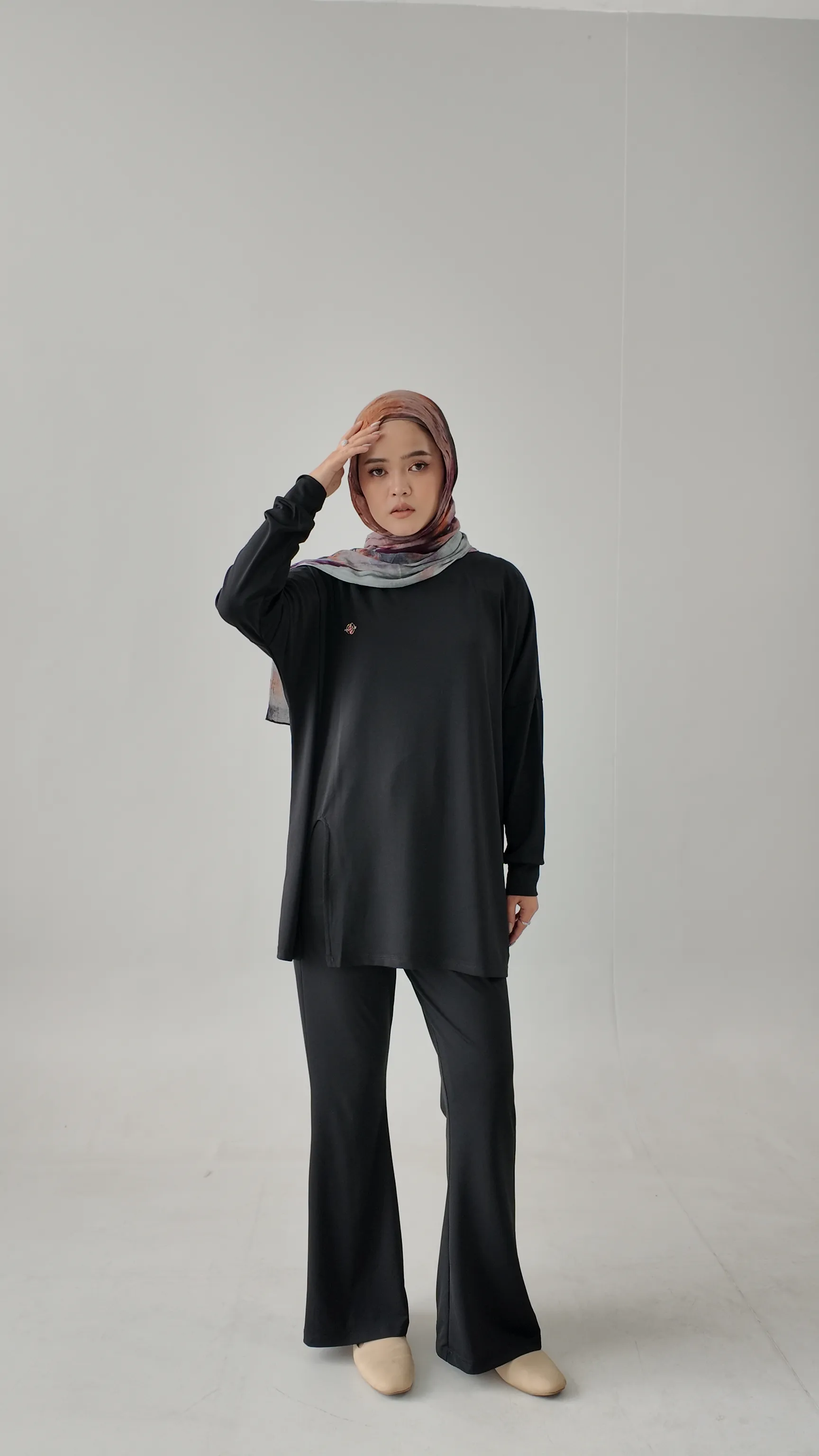 Verlyn Oneset (tanpa hijab)