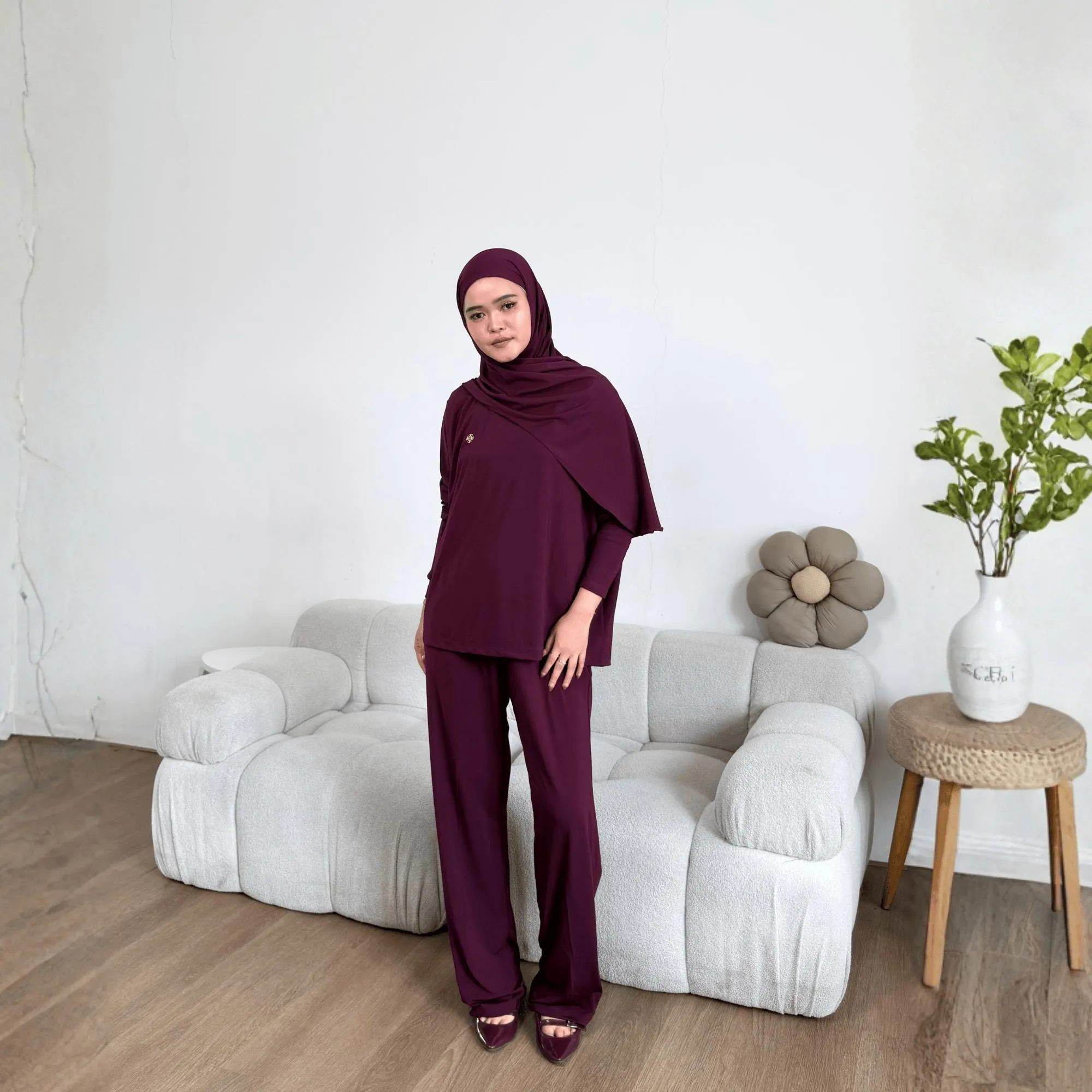 Nadine Oneset Busui (tanpa hijab)
