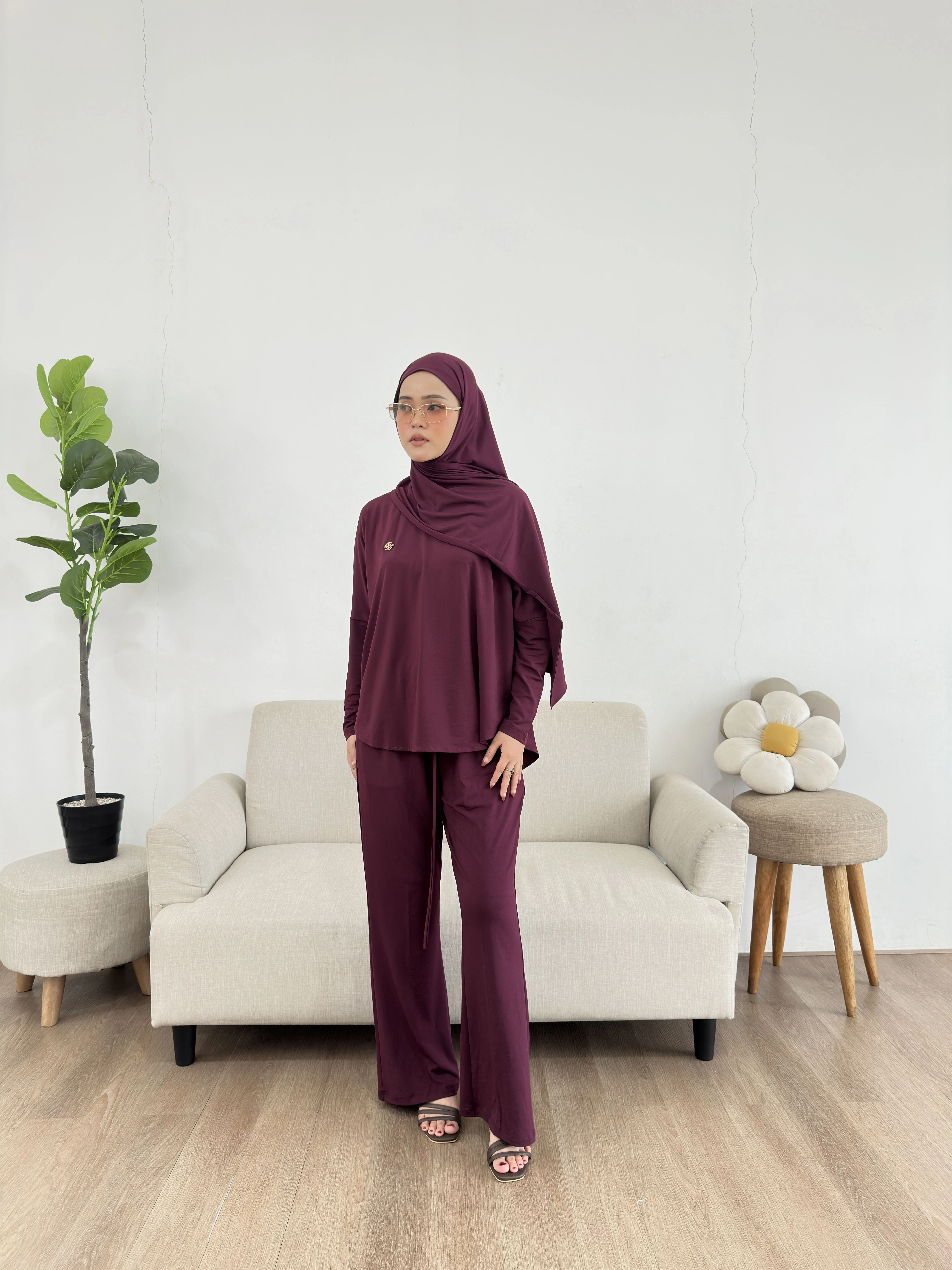 Rumi Oneset (tanpa hijab)