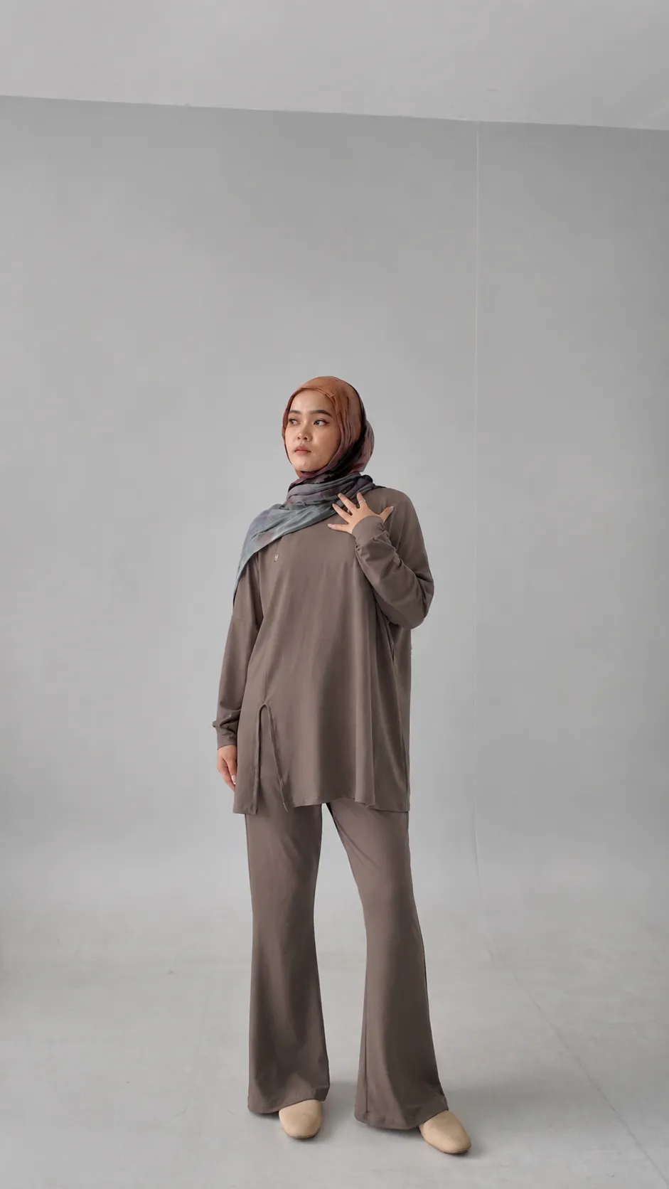 Verlyn Oneset (tanpa hijab)