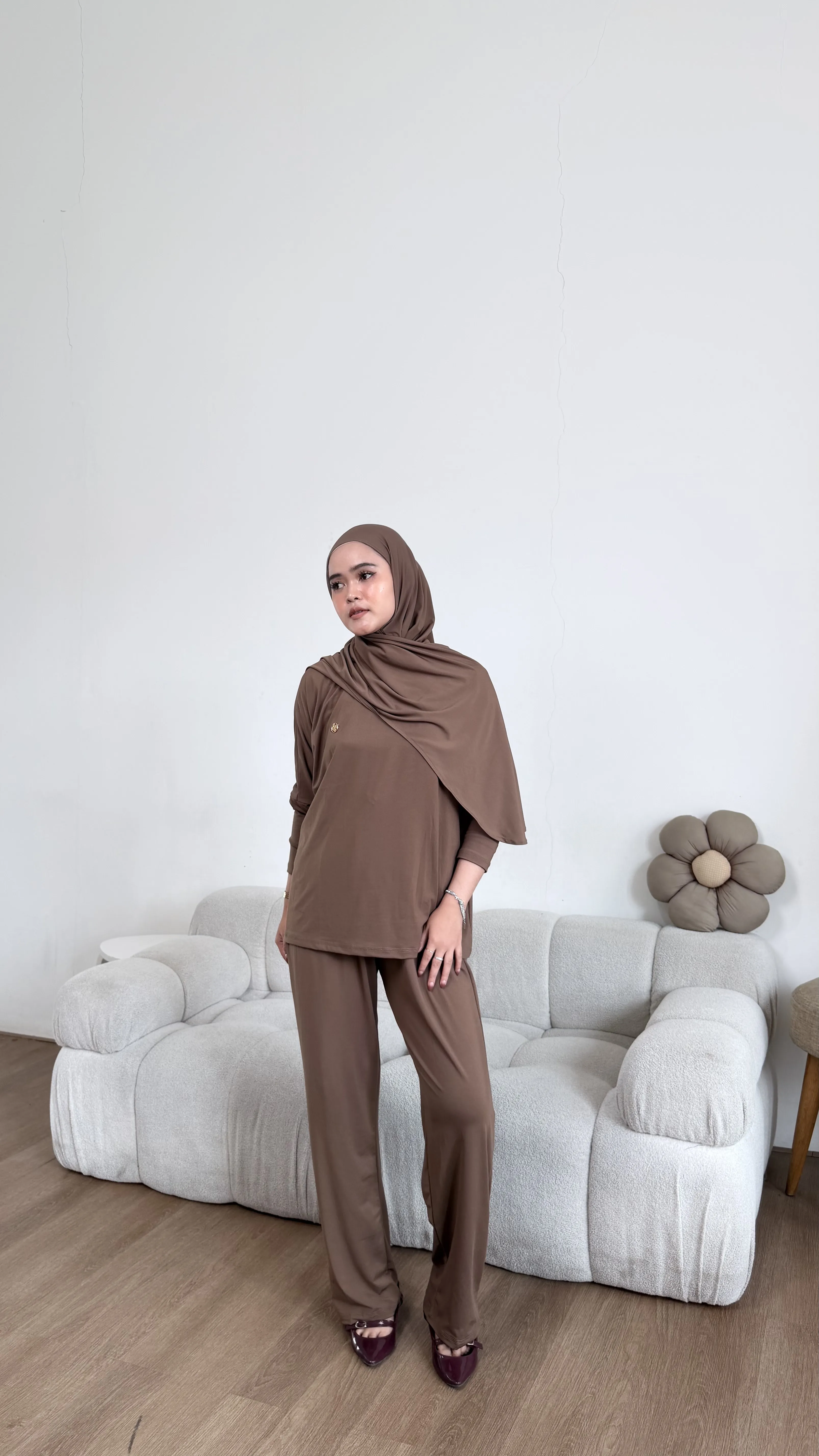 Rumi Oneset (tanpa hijab)