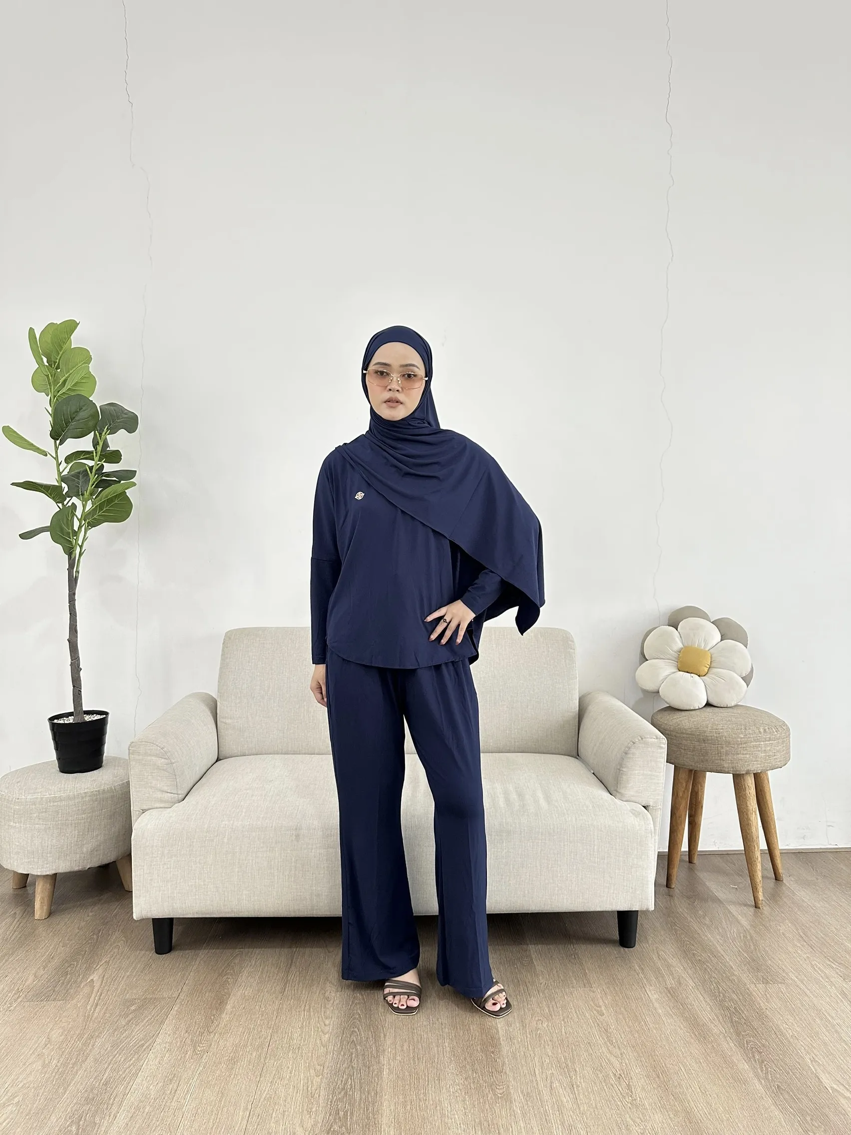 Rumi Oneset (tanpa hijab)
