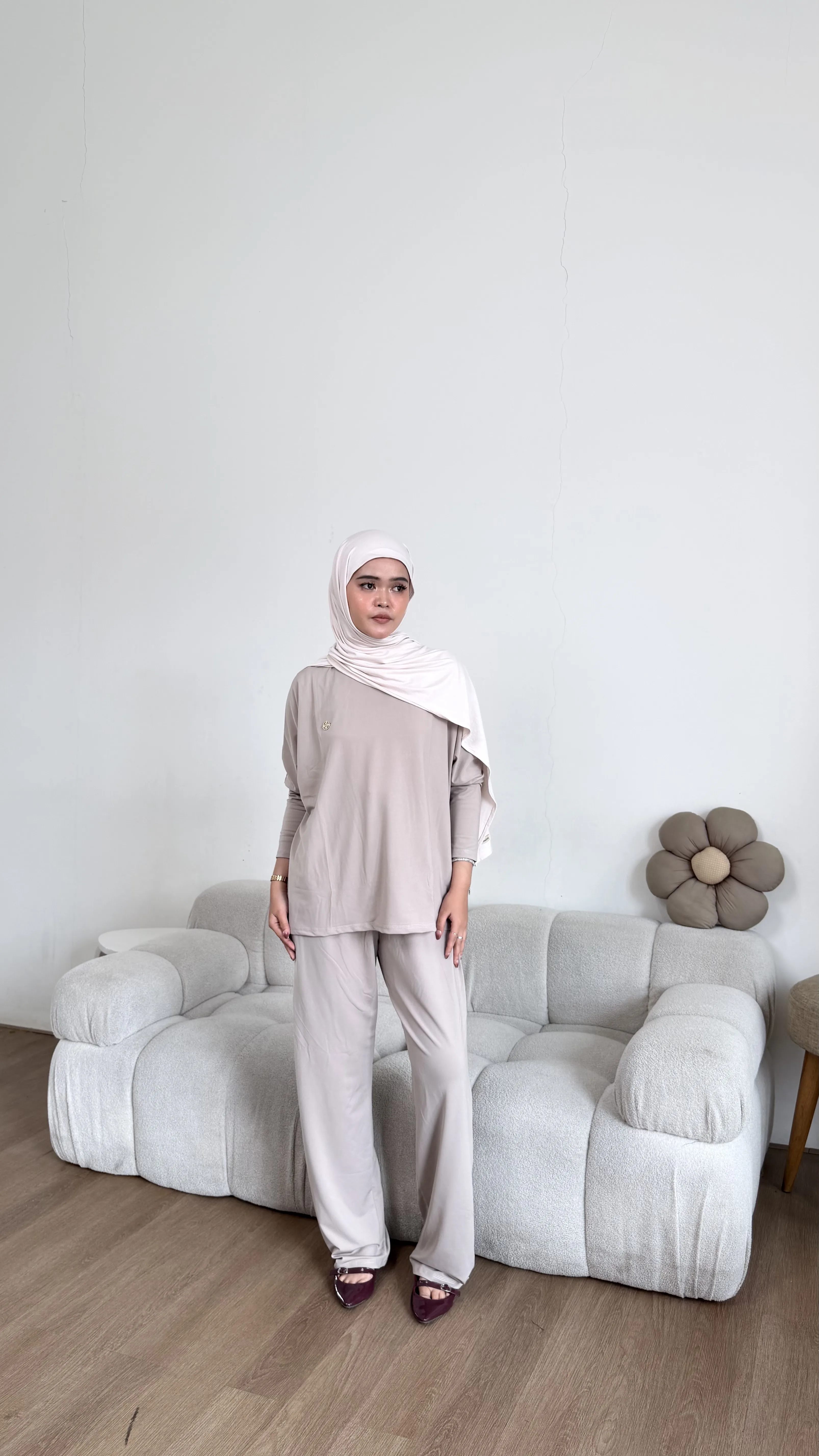 Rumi Oneset (tanpa hijab)